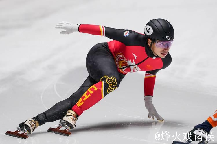 中国队顺利晋级短道速滑世巡赛男子5000米接力半决赛 中国队顺利晋级短道速滑世巡赛男子5000米接力半决赛