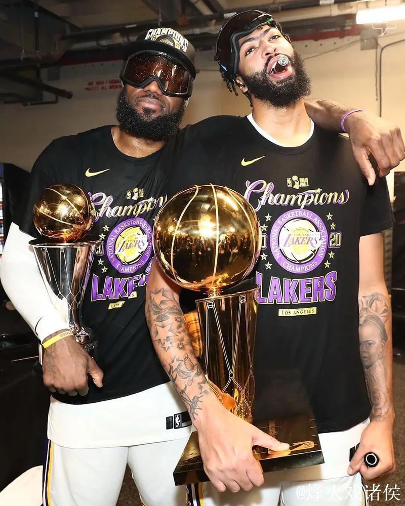 詹姆斯创两项历史纪录 浓眉21+20 湖人战胜国王